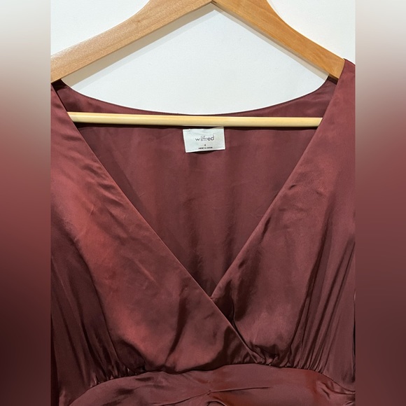 Aritzia Wilfred v-neck rust colored rhythm mini dress. Size 4 - Picture 8 of 9